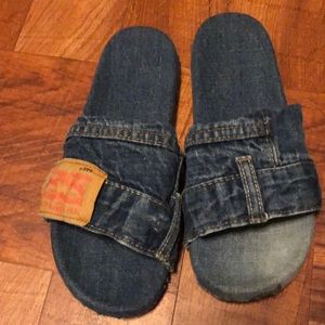 levi's slides